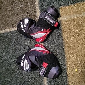 Hockey elbow pads